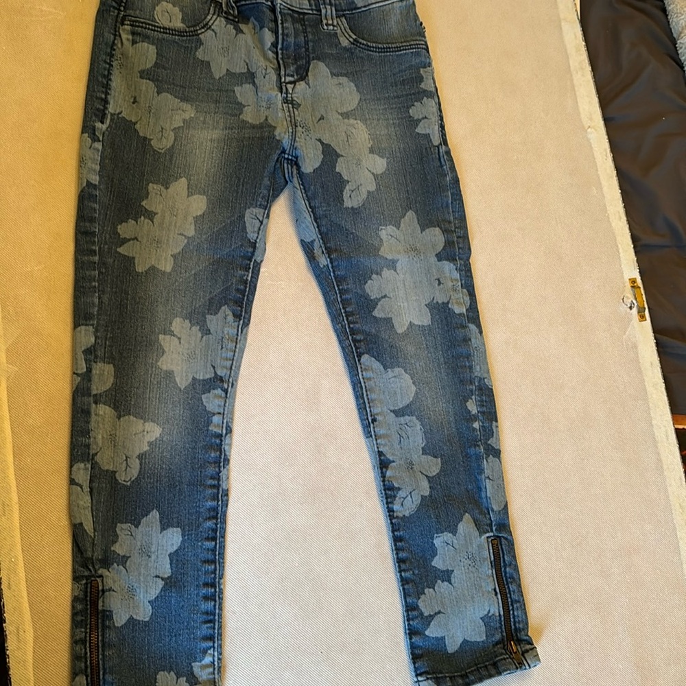 Old navy jeans size 8 regular kid